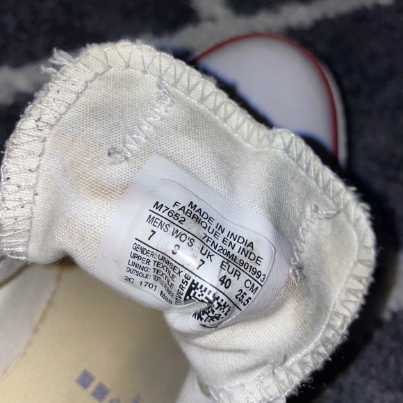 Worn Converse - Picture 4 of 4